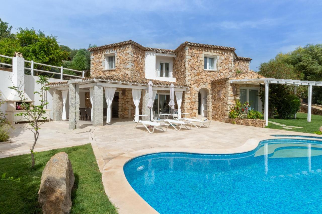 Villa Ginestra Con Piscina E Giardino Privato A 500 Mt Dal Mare カスティアーダス エクステリア 写真