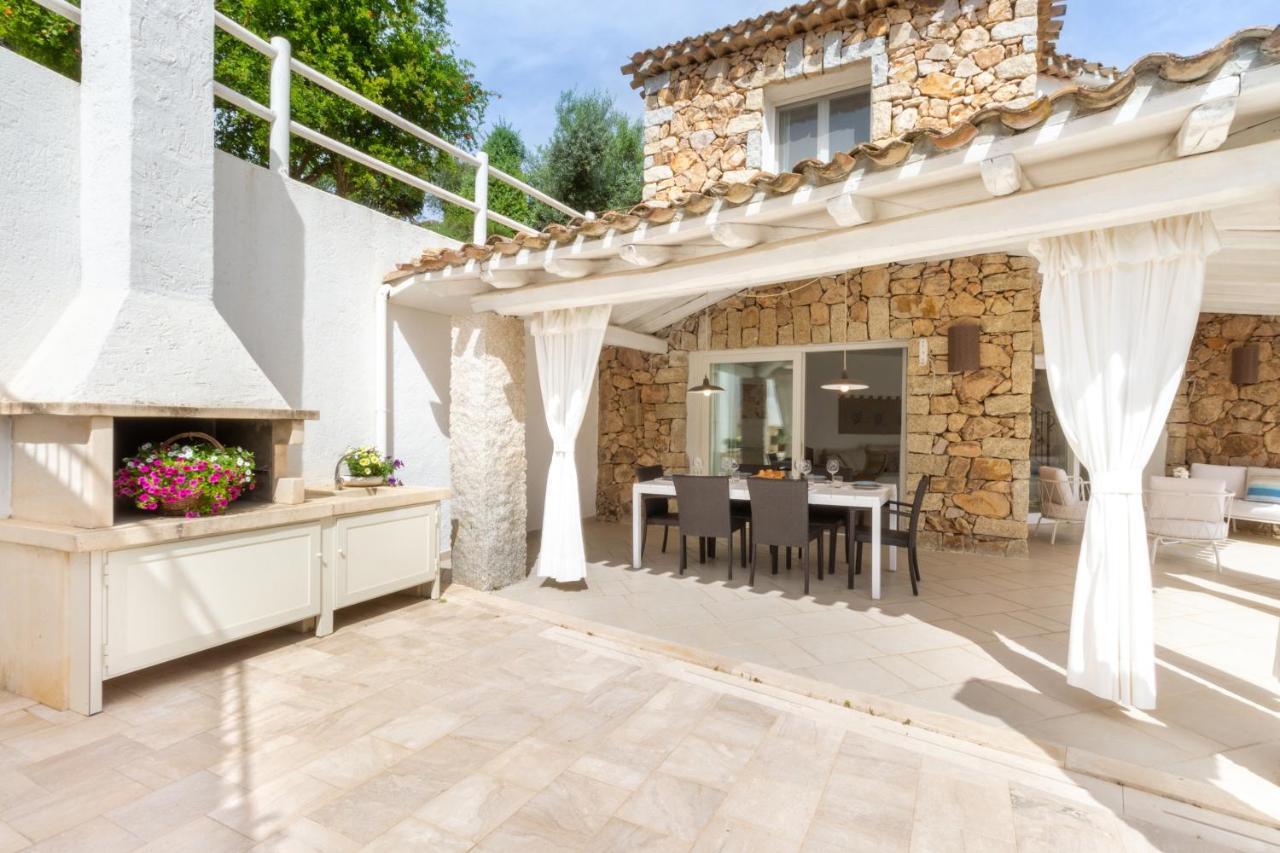 Villa Ginestra Con Piscina E Giardino Privato A 500 Mt Dal Mare カスティアーダス エクステリア 写真