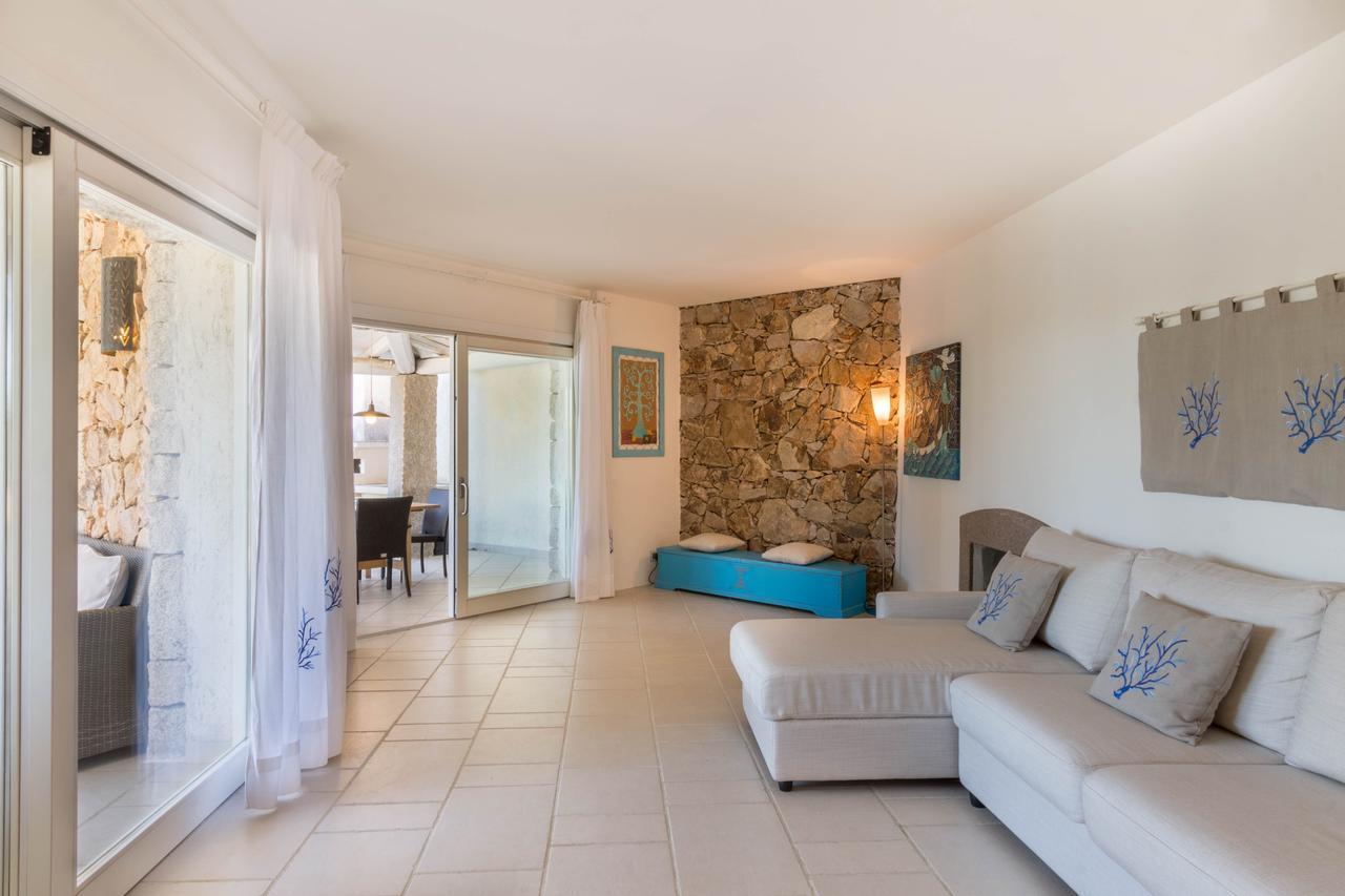 Villa Ginestra Con Piscina E Giardino Privato A 500 Mt Dal Mare カスティアーダス エクステリア 写真